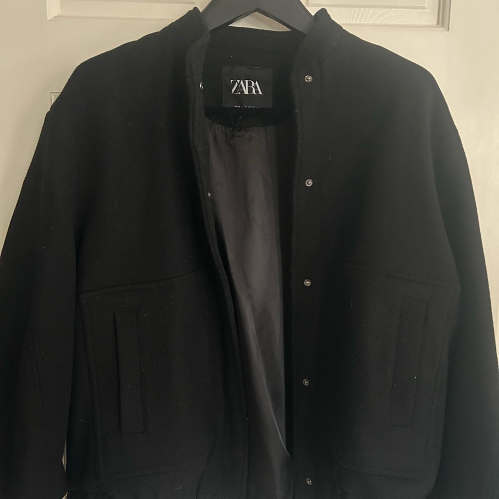 Zara Men's Classic Black Bomber Jacket Sz S ( roomy )